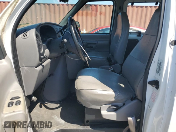 1998 Ford Econoline Wagon XL z VIN 1FBSS31L6WHB61464, wystawiony jako Copart lot #53628534 z przebiegiem 115 866 mil mil oraz Szkoda całkowita • Salvage title. Historia ofert i sprzedaży dostępna na DreamBid. Obrazek 7.
