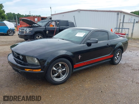 2006 Ford Mustang Standard with VIN 1ZVFT80N965157675, listed as a IAAI auction lot 42472331 with 153,220 mi miles and . Bid and sale history available at DreamBid. Image 2.