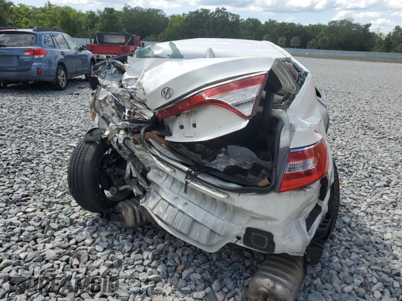 2013 Hyundai Azera with VIN KMHFG4JG6DA221364, listed as a Copart auction lot 52316895 with 141,559 mi miles and Salvage Title. Bid and sale history available at carsss.com. Image 6.