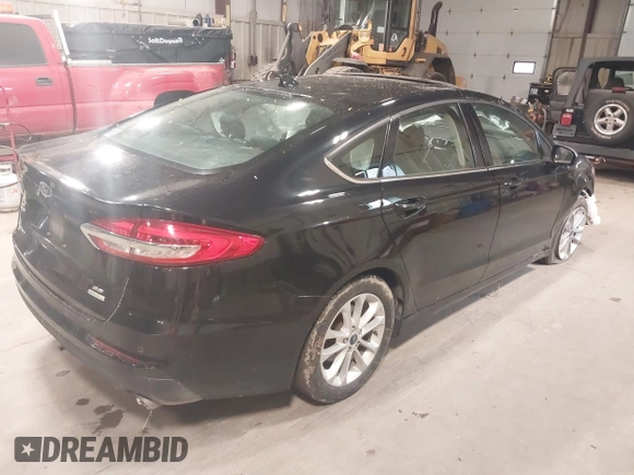 2020 Ford Fusion SE z VIN 3FA6P0HD2LR121250, wystawiony jako IAAI lot #42200163 z przebiegiem 161 111 mil mil oraz . Historia ofert i sprzedaży dostępna na DreamBid. Obrazek 4.