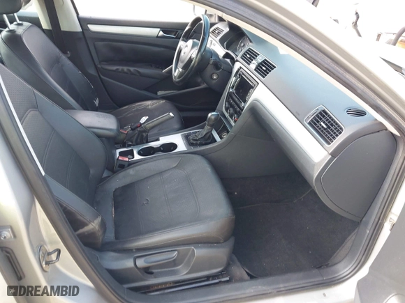 2013 Volkswagen Passat SE with VIN 1VWBP7A38DC086021, listed as a IAAI auction lot 41912361 with 215,843 mi miles. Bid and sale history available at carsss.com. Image 5.