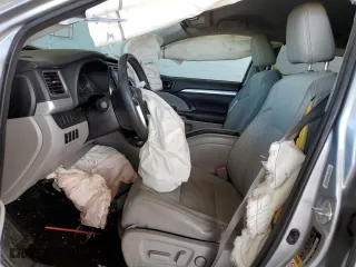 2016 Toyota Highlander LE Plus with VIN 5TDZKRFH9GS124343, listed as a Copart auction lot 53034575 with 76,353 mi miles and Salvage Title. Bid and sale history available at carsss.com. Image 7.