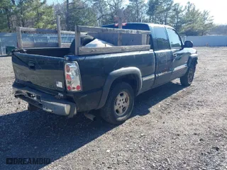 1999 Chevrolet Silverado 1500 LS with VIN 2GCEK19TXX1226824, listed as a IAAI auction lot 41750367 with 235,815 mi miles. Bid and sale history available at carsss.com. Image 4.