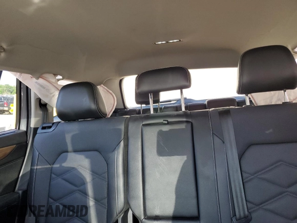 2024 Volkswagen Atlas SE with VIN 1V2HR2CA5RC572135, listed as a Copart auction lot 57635285 with 29,441 mi miles and Non repairable. Bid and sale history available at DreamBid. Image 10.