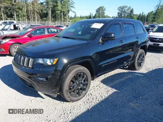 2018 Jeep Grand Cherokee Laredo E с VIN 1C4RJFAG6JC106066, выставлен на аукционе IAAI как лот 42433285 с пробегом 61 611 миль миль и . История ставок и продаж доступна на DreamBid. Изображение 18.