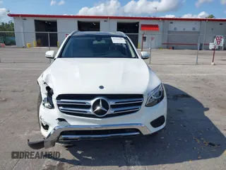 2017 Mercedes-Benz GLC 300 z VIN WDC0G4JB9HV006052, wystawiony jako IAAI lot #42221780 z przebiegiem 79 542 mil mil oraz . Historia ofert i sprzedaży dostępna na DreamBid. Obrazek 12.