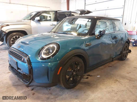 2024 MINI Hardtop 2 Door Cooper S with VIN WMW53DH08R2U74513, listed as a IAAI auction lot 40993803 with 7,817 mi miles. Bid and sale history available at carsss.com. Image 19.