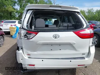 2015 Toyota Sienna Limited with VIN 5TDDK3DC9FS119513, listed as a IAAI auction lot 42290386 with 210,948 mi miles and . Bid and sale history available at DreamBid. Image 16.