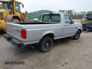 1996 Ford F-150 z VIN 1FTEF15YXTLC17633, wystawiony jako IAAI lot #42397239 z przebiegiem 208 005 mil mil oraz . Historia ofert i sprzedaży dostępna na DreamBid. Obrazek 4.