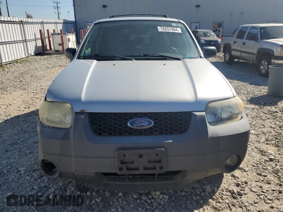 2005 Ford Escape XLT with VIN 1FMYU03135DA16393, listed as a Copart auction lot 74257404 with 144,665 mi miles and Clean Title. Bid and sale history available at carsss.com. Image 5.