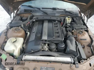 2001 BMW Z3 2.5 z VIN WBACN33441LK46402, wystawiony jako Copart lot #57974785 z przebiegiem 142 661 mil mil oraz Szkody całkowita. Historia ofert i sprzedaży dostępna na DreamBid. Obrazek 11.