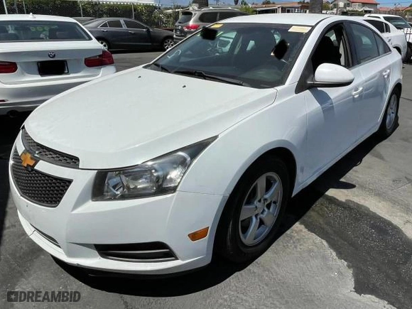 2014 Chevrolet Cruze 1LT with VIN 1G1PC5SB1E7480834, listed as a Copart auction lot 46956915 with 138,549 mi miles and Clean Title. Bid and sale history available at carsss.com. Image 2.