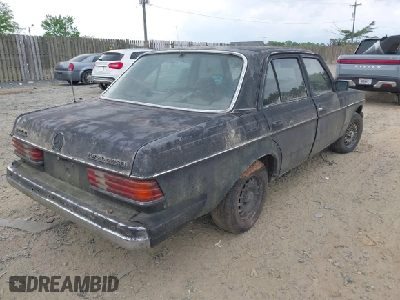1985 Mercedes-Benz 300 with VIN WDBAB33CXFA262258, listed as a IAAI auction lot 42134635 with 169,197 mi miles and . Bid and sale history available at DreamBid. Image 4.