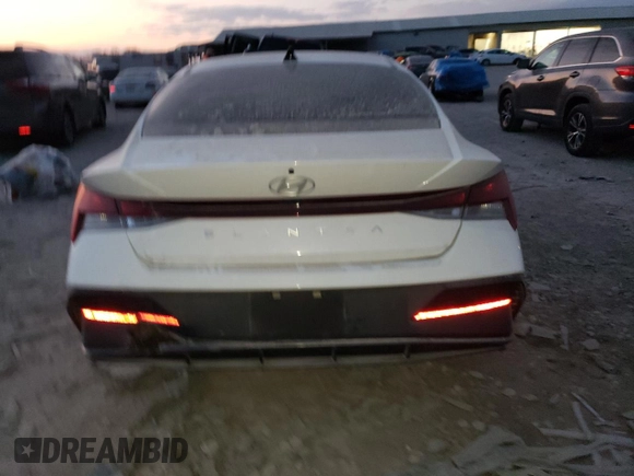 2024 Hyundai Elantra SE with VIN KMHLL4DG6RU843446, listed as a Copart auction lot 44103865 with 9,672 mi miles and Clean Title. Bid and sale history available at DreamBid. Image 6.