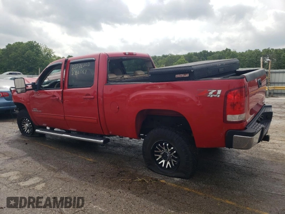 2009 GMC Sierra 2500HD SLT z VIN 1GTHK63679F119335, wystawiony jako Copart lot #56906825 z przebiegiem 368 067 mil mil oraz Szkoda całkowita • Salvage title. Historia ofert i sprzedaży dostępna na DreamBid. Obrazek 2.