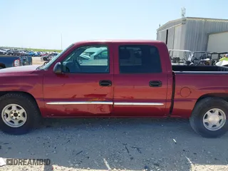 2004 GMC Sierra 1500 Crew Cab SLT with VIN 2GTEC13T841320704, listed as a IAAI auction lot 42015057 with 290,751 mi miles. Bid and sale history available at carsss.com. Image 14.