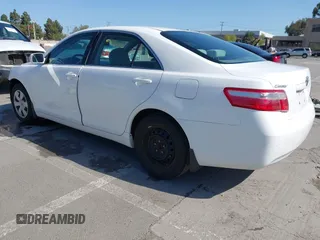 2007 Toyota Camry CE z VIN 4T1BE46K07U622980, wystawiony jako IAAI lot #42001498 z przebiegiem 100 360 mil mil oraz . Historia ofert i sprzedaży dostępna na DreamBid. Obrazek 3.