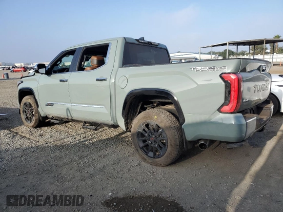 2024 Toyota Tundra 1794 Edition z VIN 5TFMC5DB9RX074071, wystawiony jako Copart lot #83177584 z przebiegiem Nie podano mil oraz Szkoda całkowita • Salvage title. Historia ofert i sprzedaży dostępna na DreamBid. Obrazek 2.