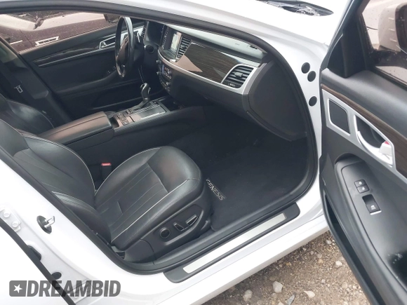 2015 Hyundai Genesis 3.8L with VIN KMHGN4JEXFU045316, listed as a IAAI auction lot 42111986 with 139,349 mi miles. Bid and sale history available at carsss.com. Image 5.