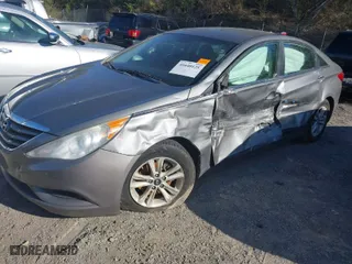 2012 Hyundai Sonata GLS with VIN 5NPEB4AC3CH493356, listed as a IAAI auction lot 41640125 with 225,155 mi miles. Bid and sale history available at carsss.com. Image 6.
