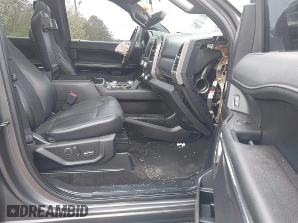2018 Ford Expedition XLT z VIN 1FMJU1JTXJEA48029, wystawiony jako IAAI lot #41786096 z przebiegiem Nie podano mil oraz . Historia ofert i sprzedaży dostępna na DreamBid. Obrazek 5.