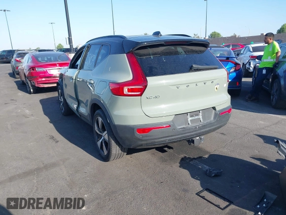 2021 Volvo XC40 with VIN YV4ED3UR3M2547274, listed as a IAAI auction lot 42328137 with 28,585 mi miles and . Bid and sale history available at DreamBid. Image 3.