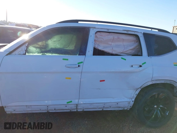 2022 Volkswagen Atlas 3.6L V6 SE w/Technology with VIN 1V2KR2CA2NC546401, listed as a IAAI auction lot 41338203 with 46,504 mi miles. Bid and sale history available at carsss.com. Image 14.