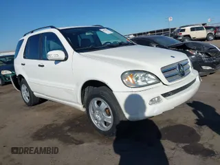 2004 Mercedes-Benz M-Class 3.5L with VIN 4JGAB57E54A482716, listed as a IAAI auction lot 40731487 with 178,587 mi miles. Bid and sale history available at carsss.com. Image 1.