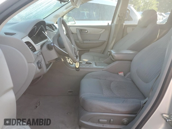 2015 Chevrolet Traverse LS z VIN 1GNKRFKDXFJ156753, wystawiony jako Copart lot #54516265 z przebiegiem 151 487 mil mil oraz Szkoda całkowita • Salvage title. Historia ofert i sprzedaży dostępna na DreamBid. Obrazek 7.