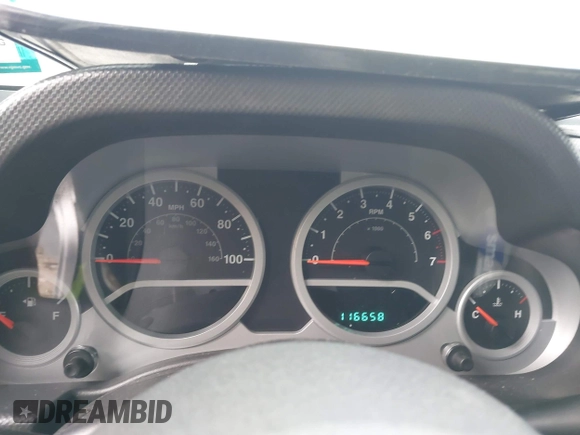 2008 Jeep Wrangler Unlimited Sahara с VIN 1J4GA59138L505460, выставлен на аукционе IAAI как лот 41846611 с пробегом 116 658 миль миль и . История ставок и продаж доступна на DreamBid. Изображение 7.