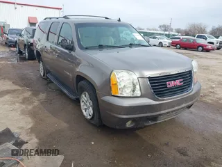 2012 GMC Yukon XL SLT with VIN 1GKS2KE78CR177257, listed as a IAAI auction lot 41488033 with 254,663 mi miles. Bid and sale history available at carsss.com. Image 1.
