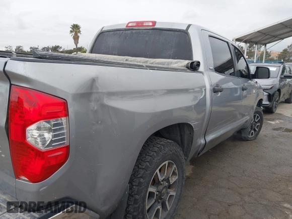 2017 Toyota Tundra 2WD SR5 with VIN 5TFEY5F15HX222712, listed as a IAAI auction lot 42064891 with 214,782 mi miles. Bid and sale history available at carsss.com. Image 18.