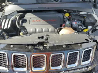 2018 Jeep Compass Latitude z VIN 3C4NJDBB1JT116630, wystawiony jako Copart lot #83692574 z przebiegiem 74 654 mil mil oraz Szkoda całkowita • Salvage title. Historia ofert i sprzedaży dostępna na DreamBid. Obrazek 12.