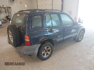 2002 Chevrolet Tracker ZR2 with VIN 2CNBJ734X26952345, listed as a IAAI auction lot 42577990 with 195,007 mi miles and . Bid and sale history available at DreamBid. Image 4.
