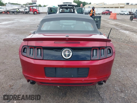 2014 Ford Mustang V6 z VIN 1ZVBP8EM6E5277323, wystawiony jako IAAI lot #42601652 z przebiegiem 64 616 mil mil oraz . Historia ofert i sprzedaży dostępna na DreamBid. Obrazek 16.
