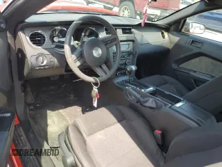 2011 Ford Mustang V6 z VIN 1ZVBP8AM1B5115763, wystawiony jako Copart lot #60363705 z przebiegiem 165 224 mil mil oraz Szkoda całkowita • Salvage title. Historia ofert i sprzedaży dostępna na DreamBid. Obrazek 8.