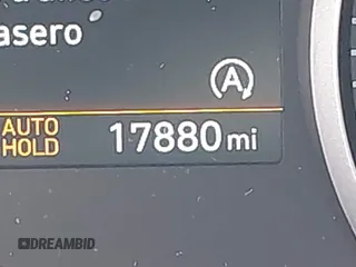2023 Hyundai Santa Fe SE z VIN 5NMS14AJ6PH631267, wystawiony jako IAAI lot #42053761 z przebiegiem 17 880 mil mil oraz . Historia ofert i sprzedaży dostępna na DreamBid. Obrazek 15.