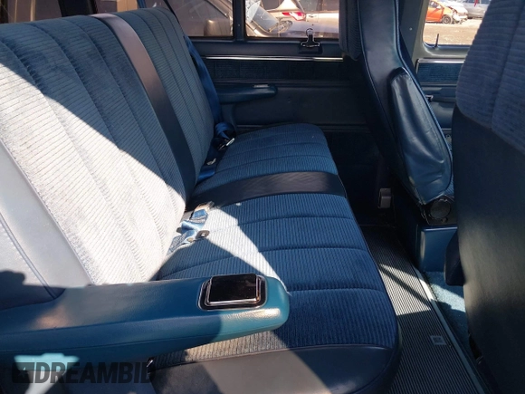 1988 Chevrolet Express Beauville with VIN 1GNEG25K7J7153739, listed as a IAAI auction lot 42216044 with 83,051 mi miles and . Bid and sale history available at DreamBid. Image 8.