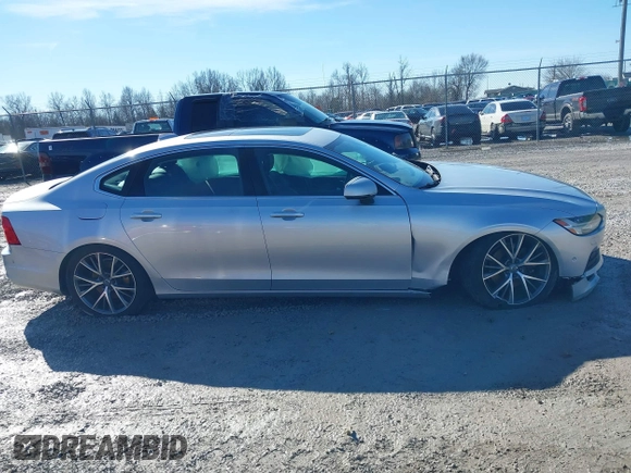 2018 Volvo S90 Momentum with VIN LVY982AKXJP019409, listed as a IAAI auction lot 41462054 with 99,374 mi miles. Bid and sale history available at carsss.com. Image 13.