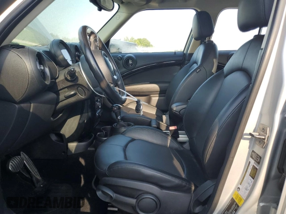 2015 MINI Countryman S с VIN WMWZC3C54FWT02448, выставлен на аукционе Copart как лот 65693595 с пробегом 111 038 миль миль и Чистый • Clean title. История ставок и продаж доступна на DreamBid. Изображение 7.