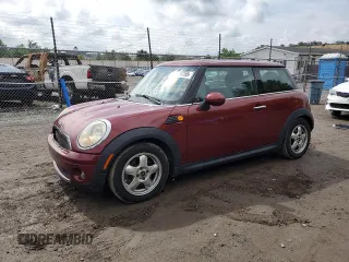 2009 MINI Hardtop z VIN WMWMF33539TW77528, wystawiony jako Copart lot #56799755 z przebiegiem 66 859 mil mil oraz Szkody całkowita. Historia ofert i sprzedaży dostępna na DreamBid. Obrazek 1.