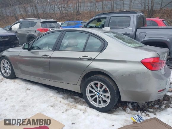 2016 BMW 3 Series 320i xDrive z VIN WBA8E5G5XGNU20345, wystawiony jako IAAI lot #41450461 z przebiegiem 155 607 mil mil oraz . Historia ofert i sprzedaży dostępna na DreamBid. Obrazek 15.