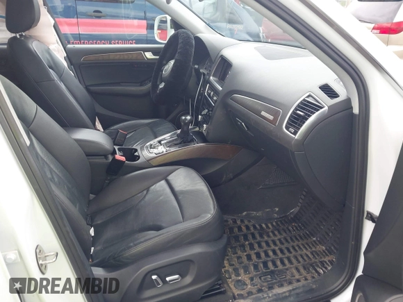 2015 Audi Q5 Premium Plus z VIN WA1LFAFP3FA051933, wystawiony jako IAAI lot #42346116 z przebiegiem 67 640 mil mil oraz . Historia ofert i sprzedaży dostępna na DreamBid. Obrazek 5.