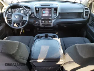 2020 Ram 2500 Tradesman z VIN 3C6UR5HJ7LG285613, wystawiony jako Copart lot #42241985 z przebiegiem 30 298 mil mil oraz Szkoda całkowita • Salvage title. Historia ofert i sprzedaży dostępna na DreamBid. Obrazek 8.