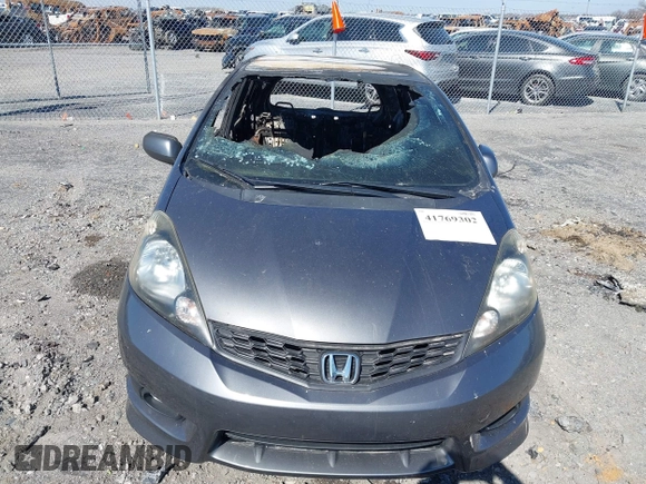 2013 Honda Fit Sport with VIN JHMGE8H52DC080175, listed as a IAAI auction lot 41769302 with 1 mi miles. Bid and sale history available at carsss.com. Image 6.