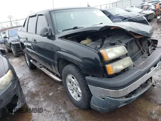 2005 Chevrolet Avalanche Z71 with VIN 3GNEK12Z65G202000, listed as a IAAI auction lot 41464533 with 1 mi miles. Bid and sale history available at carsss.com. Image 1.