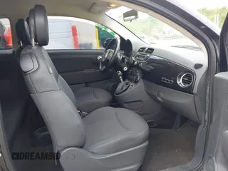 2013 FIAT 500 Pop z VIN 3C3CFFARXDT623182, wystawiony jako IAAI lot #42435753 z przebiegiem 150 341 mil mil oraz . Historia ofert i sprzedaży dostępna na DreamBid. Obrazek 5.