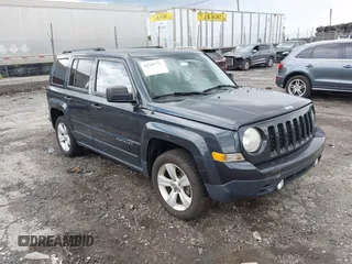 2014 Jeep Patriot Latitude z VIN 1C4NJRFB8ED734403, wystawiony jako IAAI lot #42347773 z przebiegiem 86 164 mil mil oraz . Historia ofert i sprzedaży dostępna na DreamBid. Obrazek 1.