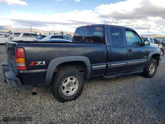 2000 Chevrolet Silverado 1500 LT with VIN 1GCEK19TXYE419197, listed as a Copart auction lot 80838884 with 215,812 mi miles and Salvage Title. Bid and sale history available at carsss.com. Image 3.