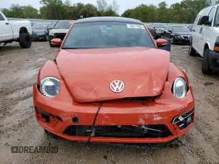 2019 Volkswagen Beetle SE with VIN 3VWJD7AT1KM705770, listed as a Copart auction lot 50811465 with 61,556 mi miles and Salvage Title. Bid and sale history available at carsss.com. Image 5.